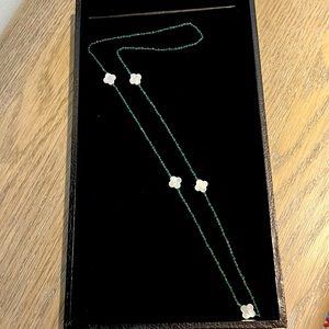 Gorgeous mother of Pearl long necklace NWT
